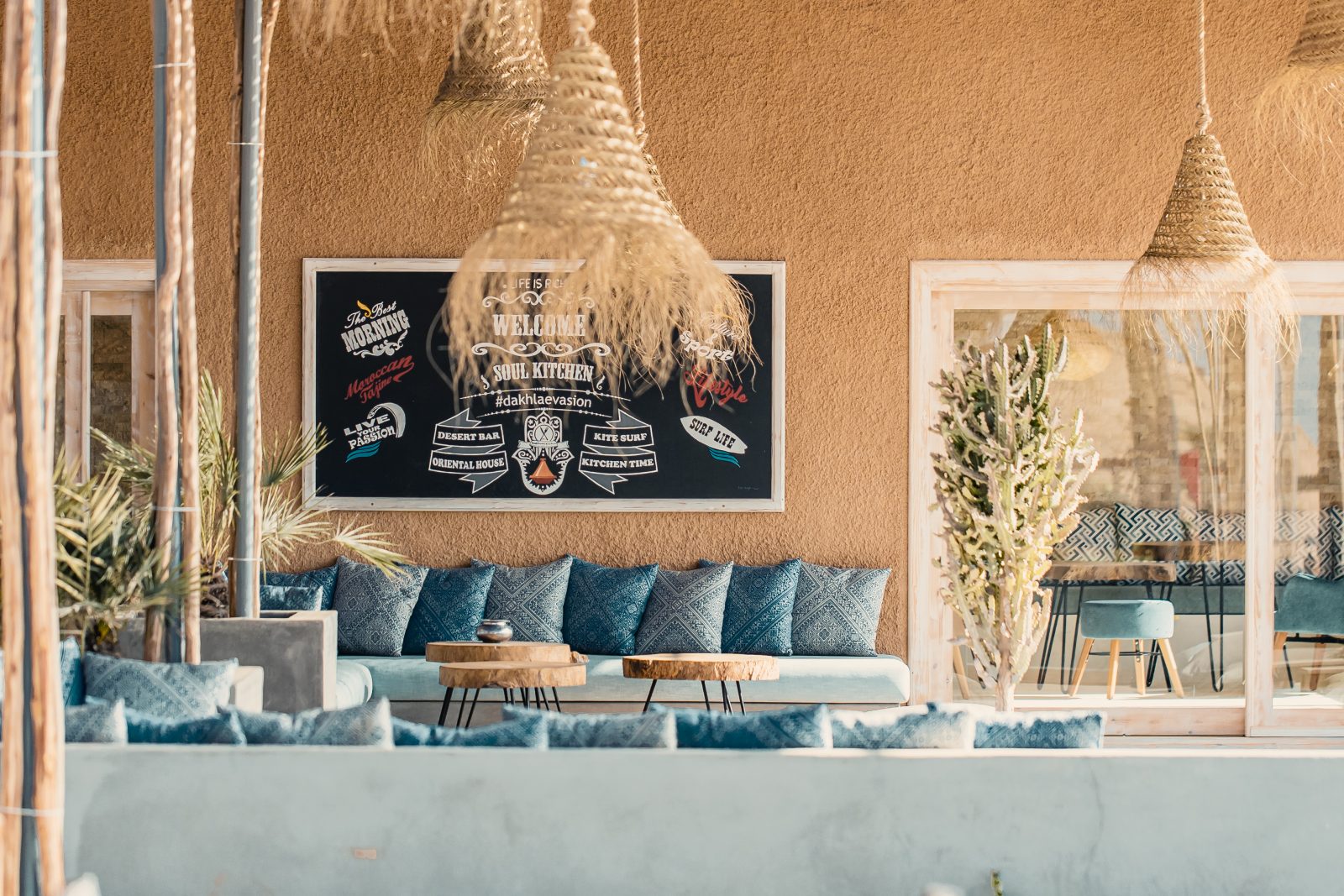 Spend time with Family at Dakhla Evasion bar