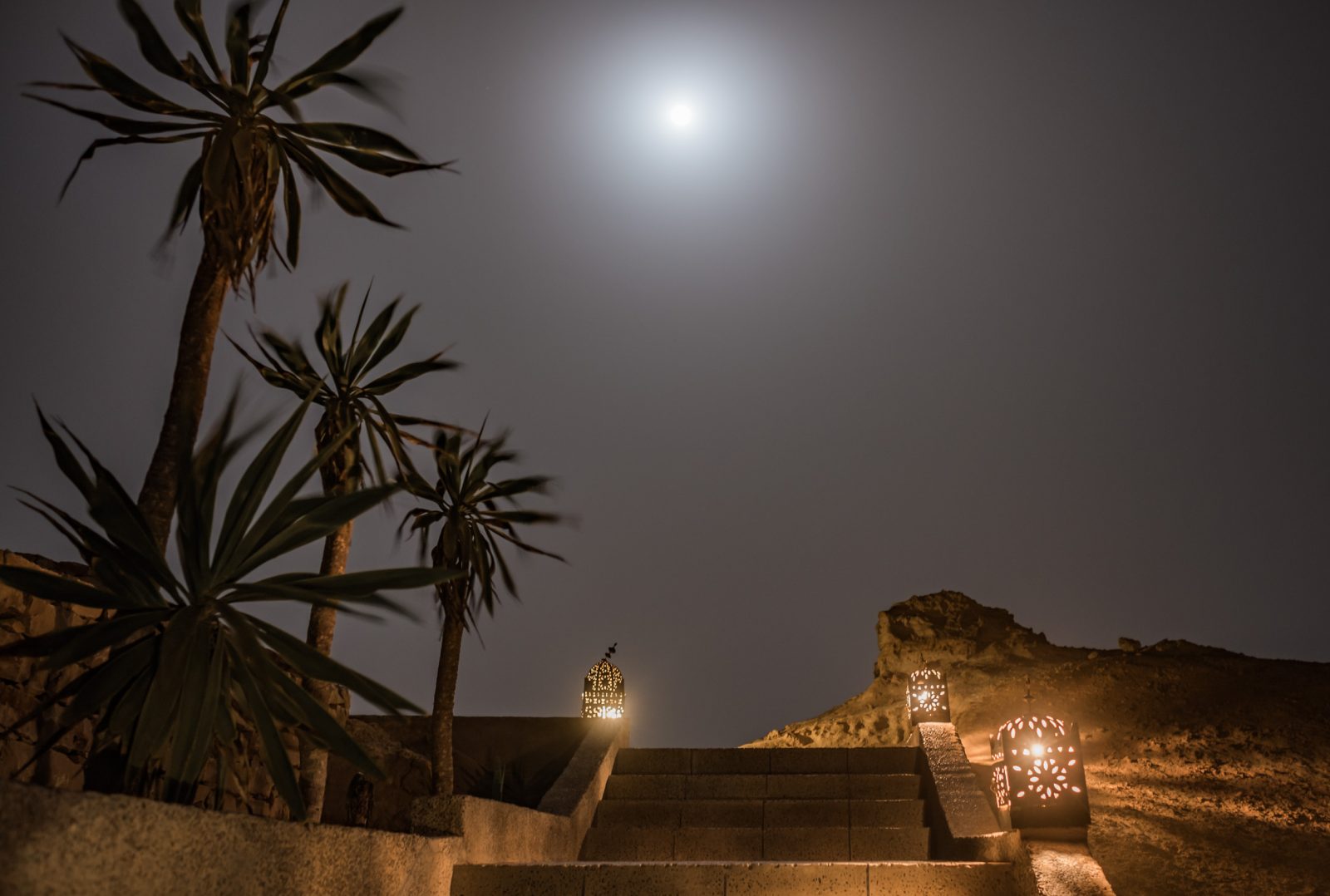 Full moon at Dakhla Evasion