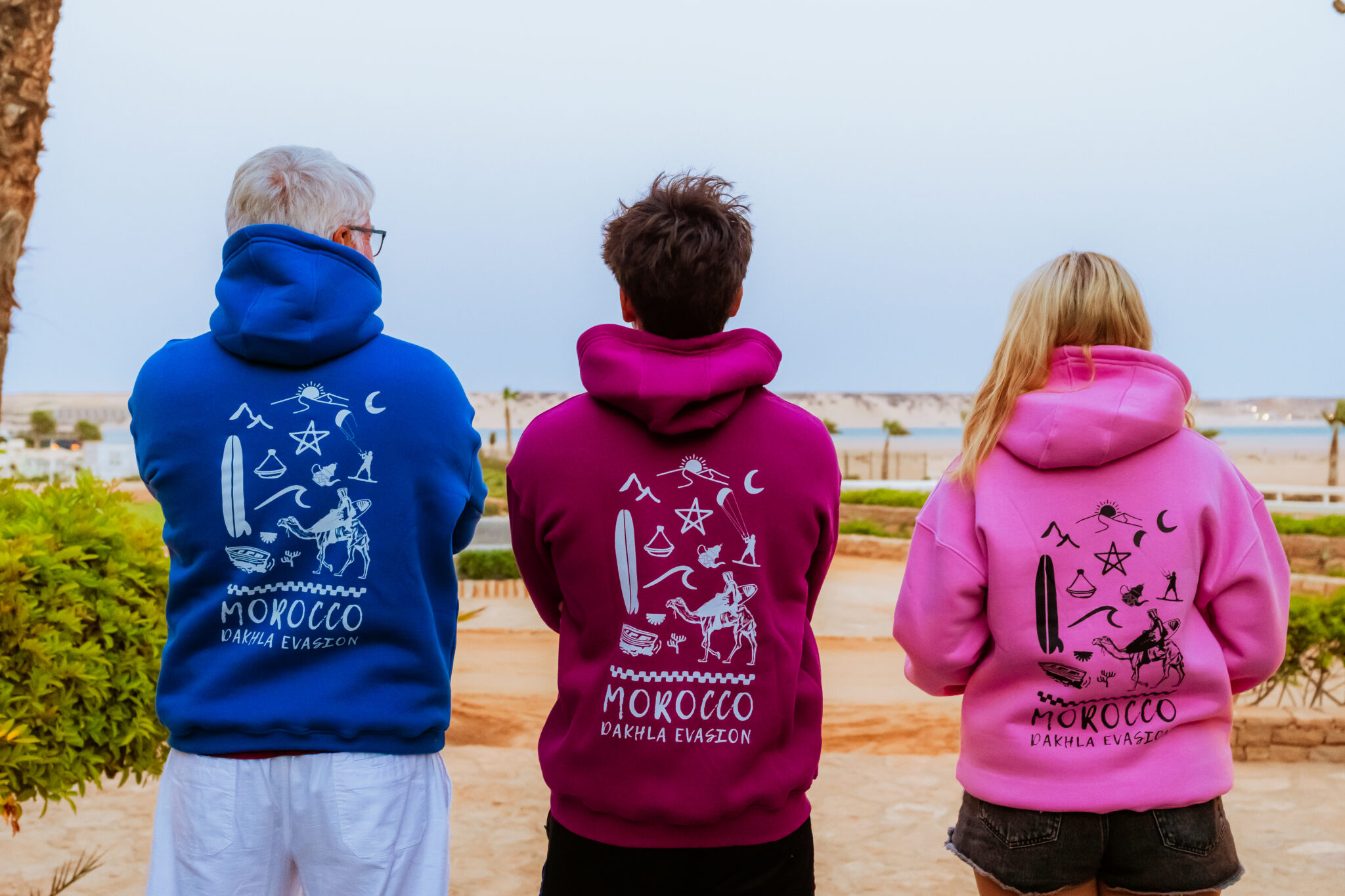 dans la boutique Dakhla Evasion sont disponible casquettes, ponchos, t-shirt, board short